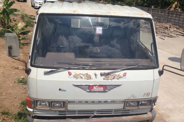 HINO เครื่องดี คัสซีสวย ยางเต็ม HINO เครื่องดี คัสซีสวย ยางเต็ม