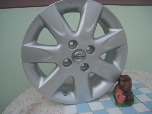 ขายล้อแม็ก Nissan march 15"x5.5" et50 4รู100 สนใจติดต่อเล็กคลองสามครับ 081-3747940