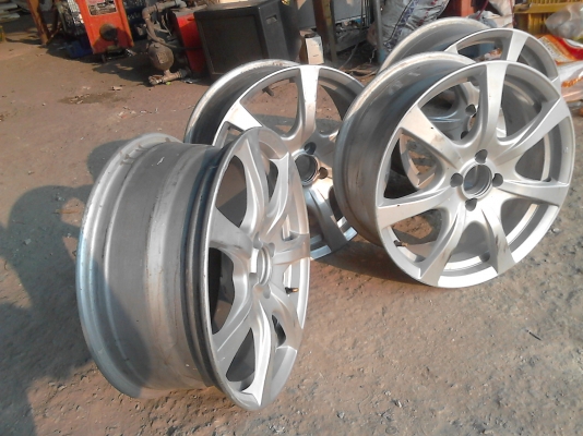 ขอบ 17 ( 17 X 7 JJ ) ขนาด 4 รู 100 ชุด 4 วง TEL.081-427-3941 ขอบ 17 ( 17 X 7 JJ ) ขนาด 4 รู 100 ชุด 4 วง TEL.081-427-3941