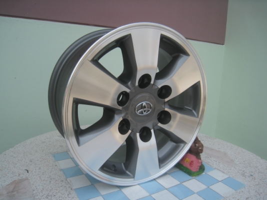 ขายล้อแม็ก toyota vigo 15"x7" et30 6รู139.7  สนใจติดต่อเล็กคลองสามครับ 081-3747940