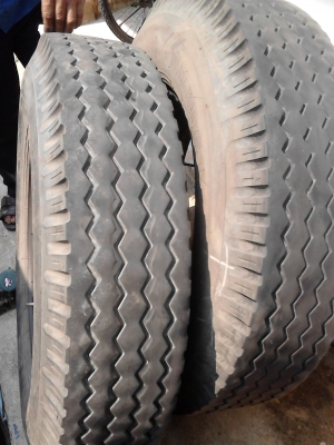 9.00-20 BRIDGE STONE พร้อมยางใน และยางรอง ( มี 4 เส้น ) Tel.081-427-3941 9.00-20 BRIDGE STONE พร้อมยางใน และยางรอง ( มี 4 เส้น ) Tel.081-427-3941