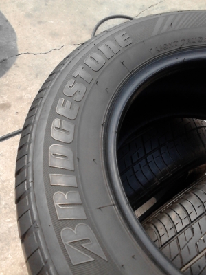 215/65R15 BRIDGESTONE LEO 627 ชุด 4 เส้น ปี 2012 TEL.081-427-3941 215/65R15 BRIDGESTONE LEO 627 ชุด 4 เส้น ปี 2012 TEL.081-427-3941