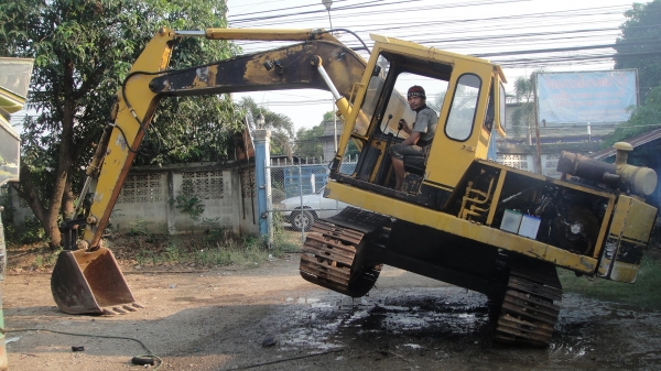 รถแบ็คโฮ CAT120 บูมสวยเดิมๆ เอวแน่น ใช้งานได้ปกติ ราคาถูก