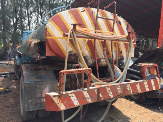 ต้องการขายรถน้ำ6ล้อหน้ายาว TOYOTA เครื่องอีซุซุ130แรงม้า รถขับได้ เล่มทะเบียนแจ้งจอด ราคา155,000