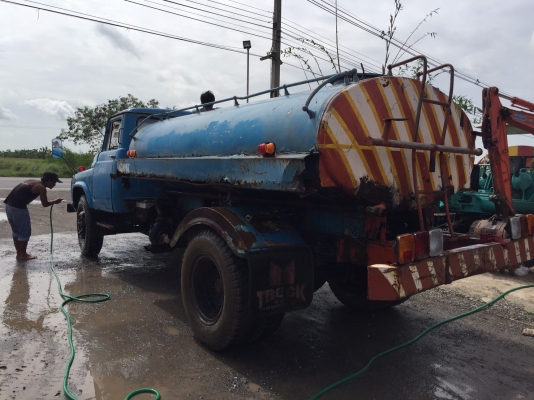 ต้องการขายรถน้ำ6ล้อหน้ายาว TOYOTA เครื่องอีซุซุ130แรงม้า รถขับได้ เล่มทะเบียนแจ้งจอด ราคา155,000