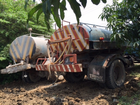 ต้องการขายรถน้ำ6ล้อหน้ายาว TOYOTA เครื่องอีซุซุ130แรงม้า รถขับได้ เล่มทะเบียนแจ้งจอด ราคา155,000