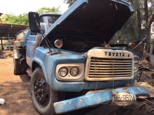 ต้องการขายรถน้ำ6ล้อหน้ายาว TOYOTA เครื่องอีซุซุ130แรงม้า รถขับได้ เล่มทะเบียนแจ้งจอด ราคา155,000