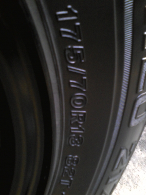 ขอบ 13 กะทะ 4 รู 100 มม. พร้อมยาง 175/70R13 ชุด 4 ล้อ TEL.081-427-3941 ขอบ 13 กะทะ 4 รู 100 มม. พร้อมยาง 175/70R13 ชุด 4 ล้อ TEL.081-427-3941