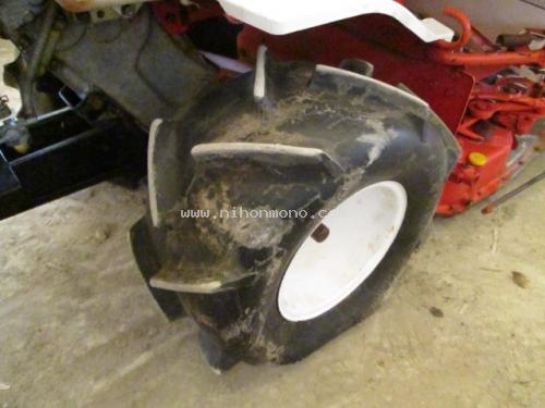 รถเกี่ยวข้าวเดินตาม  YANMAR   YB650  รหัสสินค้า : 80802331  หรือเพิ่มเติมไดที่ www.nihonmono.com