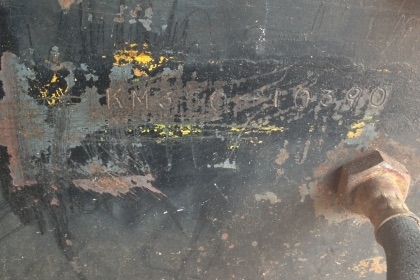 HINO KM 100 HP DM100 รถบรรทุกหกล้อ กระบะเหล็กความยาว 4.30 สภาพดีมากครับพร้อมบรรทุกได้เลย เครื่องยนต์แน่นดีแรงดีไม่มีเยิ้ม หัวเก๋งของ HINO FB ภายในเก๋งคอนโซลครบ พวงมาลัยธรรมดา ช่วงล่างใหญ่คานหน้าเฟืองท้ายใหญ่ 6 น็อตแล้วครับ ยาง 8.25 ขอบ 16 สภาพดี 60\% พร้อม