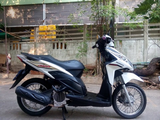 ขายไม่แพง click110i เดิมๆปี2552 ราคาบ้านๆด่วนๆคับ เล่มเอกสารครบ