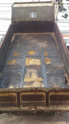 รถนิสสัน 6 ล้อดั้ม  120  แรงม้า.  ปี 46  สนใจติดต่อ 081 - 6079515