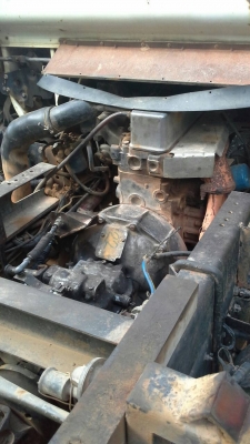 รถนิสสัน 6 ล้อดั้ม  120  แรงม้า.  ปี 46  สนใจติดต่อ 081 - 6079515