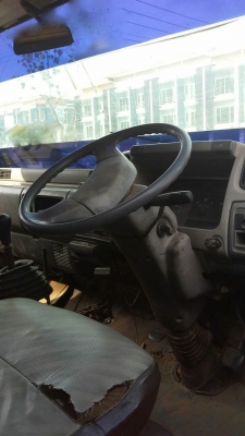 รถนิสสัน 6 ล้อดั้ม  120  แรงม้า.  ปี 46  สนใจติดต่อ 081 - 6079515