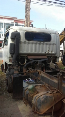 รถนิสสัน 6 ล้อดั้ม  120  แรงม้า.  ปี 46  สนใจติดต่อ 081 - 6079515