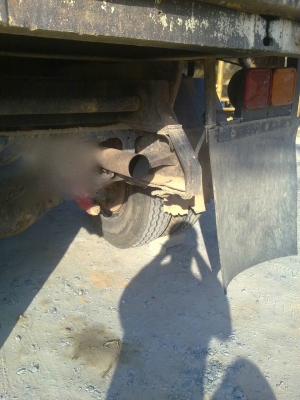 รถนิสสัน 6 ล้อดั้ม  120  แรงม้า.  ปี 46  สนใจติดต่อ 081 - 6079515