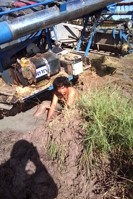 ขายรถเกี่ยวข้าว วิชาญการช่าง 280,000ราคาต่อรองได้ครับ เลิกกิจการครับ0621392425 ขายรถเกี่ยวข้าว วิชาญการช่าง 280,000ราคาต่อรองได้ครับ เลิกกิจการครับ0621392425