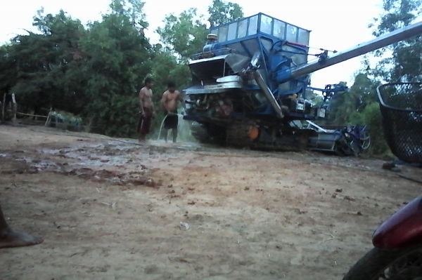 ขายรถเกี่ยวข้าว วิชาญการช่าง 280,000ราคาต่อรองได้ครับ เลิกกิจการครับ0621392425 ขายรถเกี่ยวข้าว วิชาญการช่าง 280,000ราคาต่อรองได้ครับ เลิกกิจการครับ0621392425