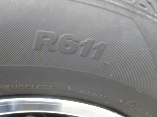 215/70R15 BRIDGESTONE DURAVIS R611 มีชุด 4 เส้น ปี 2013 TEL.081-427-3941 215/70R15 BRIDGESTONE DURAVIS R611 มีชุด 4 เส้น ปี 2013 TEL.081-427-3941