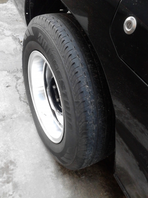 215/70R15 BRIDGESTONE DURAVIS R611 มีชุด 4 เส้น ปี 2013   TEL.081-427-3941