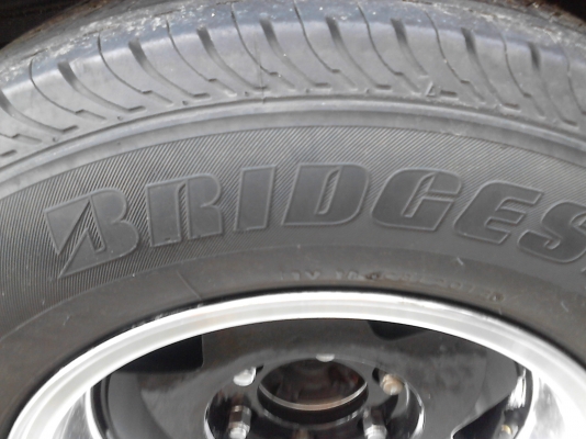 215/70R15 BRIDGESTONE DURAVIS R611 มีชุด 4 เส้น ปี 2013 TEL.081-427-3941 215/70R15 BRIDGESTONE DURAVIS R611 มีชุด 4 เส้น ปี 2013 TEL.081-427-3941