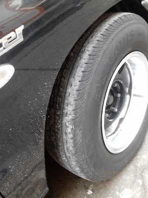 215/70R15 BRIDGESTONE DURAVIS R611 มีชุด 4 เส้น ปี 2013 TEL.081-427-3941 215/70R15 BRIDGESTONE DURAVIS R611 มีชุด 4 เส้น ปี 2013 TEL.081-427-3941