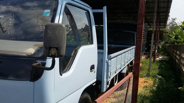 ขายด่วน isuzu nkr 110 hp 6ล้อ