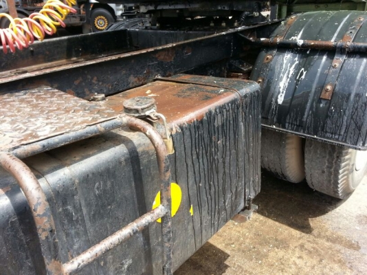 รถนิสสัน UD  10  ล้อ หัวลาก 180 แรงม้า. ปี 34  (  * ขายตามสภาพ. / มีขาย 2 คัน.  )   สนใจติดต่อ 081 - 6079515