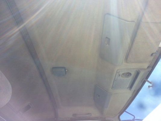 รถนิสสัน UD  10  ล้อ หัวลาก 180 แรงม้า. ปี 34  (  * ขายตามสภาพ. / มีขาย 2 คัน.  )   สนใจติดต่อ 081 - 6079515