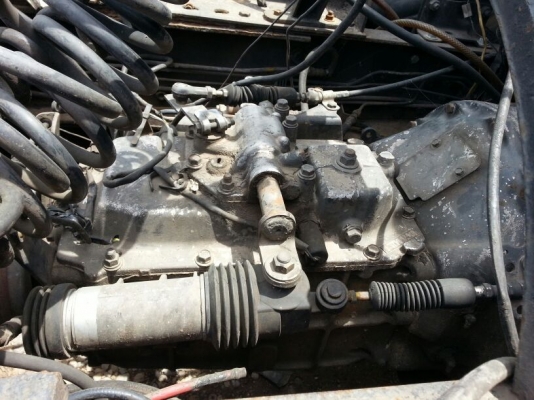 รถนิสสัน UD  10  ล้อ หัวลาก 180 แรงม้า. ปี 34  (  * ขายตามสภาพ. / มีขาย 2 คัน.  )   สนใจติดต่อ 081 - 6079515