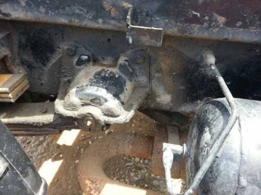 รถนิสสัน UD  10  ล้อ หัวลาก 180 แรงม้า. ปี 34  (  * ขายตามสภาพ. / มีขาย 2 คัน.  )   สนใจติดต่อ 081 - 6079515