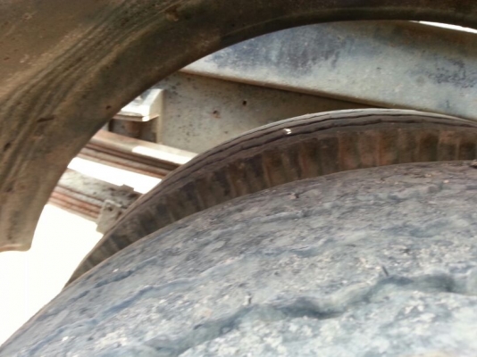 รถนิสสัน UD  10  ล้อ หัวลาก 180 แรงม้า. ปี 34  (  * ขายตามสภาพ. / มีขาย 2 คัน.  )   สนใจติดต่อ 081 - 6079515