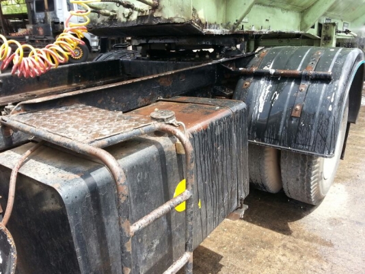 รถนิสสัน UD  10  ล้อ หัวลาก 180 แรงม้า. ปี 34  (  * ขายตามสภาพ. / มีขาย 2 คัน.  )   สนใจติดต่อ 081 - 6079515