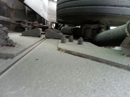 รถอีซูซุ 10 ล้อดั้ม FXZ  320  แรงม้า.  ปี 48  ( ขายแม่ , ลูก. )      สนใจติดต่อ  081 - 6079515