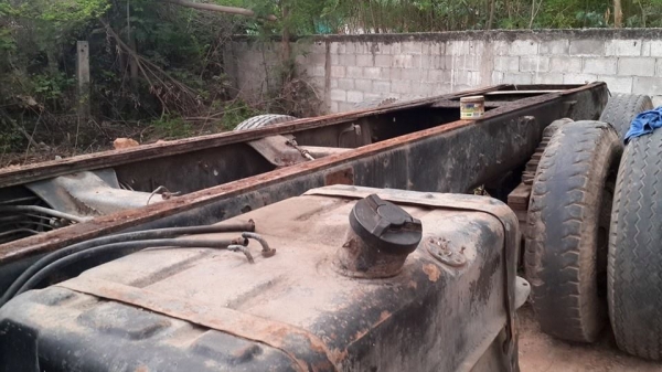 ขาย10ล้อ2เพลา หัวแชชซีFN527 เครื่อง220เทอร์โบว์ 10เกียร์ฟลูเลอร์ แชชซีสวย เครื่องฟิตใหม่ เอกสารเล่มทะเบียนพร้อมโอน พ.เพาเวอร์ เบรคทิ๊ฟฟี่