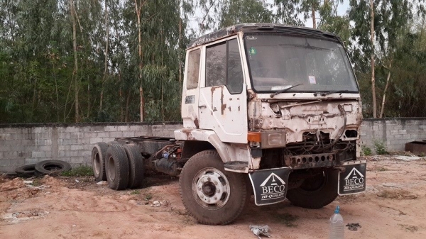 ขาย10ล้อ2เพลา หัวแชชซีFN527 เครื่อง220เทอร์โบว์ 10เกียร์ฟลูเลอร์ แชชซีสวย เครื่องฟิตใหม่ เอกสารเล่มทะเบียนพร้อมโอน พ.เพาเวอร์ เบรคทิ๊ฟฟี่