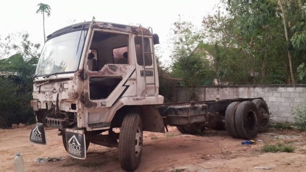 ขาย10ล้อ2เพลา หัวแชชซีFN527 เครื่อง220เทอร์โบว์ 10เกียร์ฟลูเลอร์ แชชซีสวย เครื่องฟิตใหม่ เอกสารเล่มทะเบียนพร้อมโอน พ.เพาเวอร์ เบรคทิ๊ฟฟี่