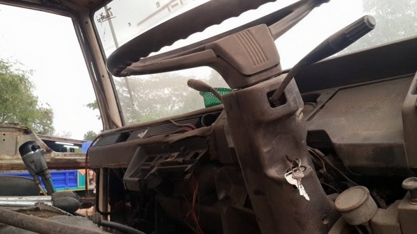 ขาย10ล้อ2เพลา หัวแชชซีFN527 เครื่อง220เทอร์โบว์ 10เกียร์ฟลูเลอร์ แชชซีสวย เครื่องฟิตใหม่ เอกสารเล่มทะเบียนพร้อมโอน พ.เพาเวอร์ เบรคทิ๊ฟฟี่