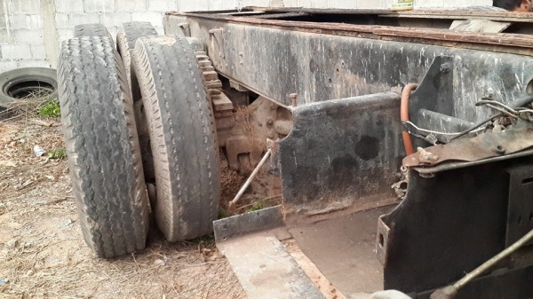 ขาย10ล้อ2เพลา หัวแชชซีFN527 เครื่อง220เทอร์โบว์ 10เกียร์ฟลูเลอร์ แชชซีสวย เครื่องฟิตใหม่ เอกสารเล่มทะเบียนพร้อมโอน พ.เพาเวอร์ เบรคทิ๊ฟฟี่