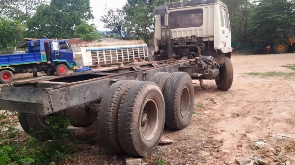 ขาย10ล้อ2เพลา หัวแชชซีFN527 เครื่อง220เทอร์โบว์ 10เกียร์ฟลูเลอร์ แชชซีสวย เครื่องฟิตใหม่ เอกสารเล่มทะเบียนพร้อมโอน พ.เพาเวอร์ เบรคทิ๊ฟฟี่