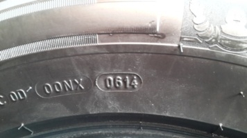 ขายยาง215/65/16 ยางMICHELIN AGILIS ปี 14 (1ชุด) ขายยาง215/65/16 ยางMICHELIN AGILIS ปี 14 (1ชุด)