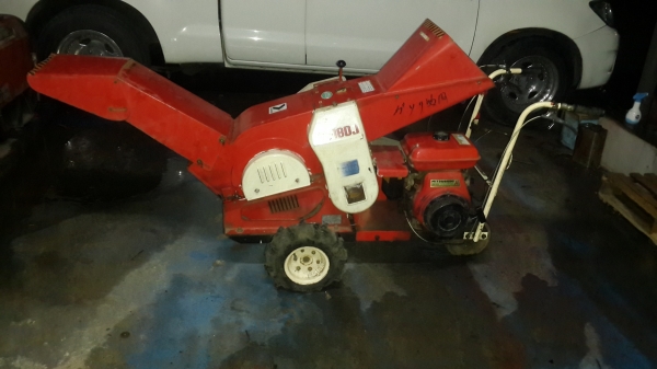 เครื่องบดย่อยกิ่งไม้ 22000 บาทครับ