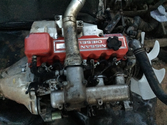 ขายเครื่องยนต์Nissan Big-M  ฝาแดงพร้อมเกียร์