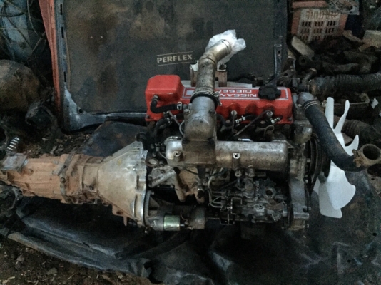 ขายเครื่องยนต์Nissan Big-M  ฝาแดงพร้อมเกียร์