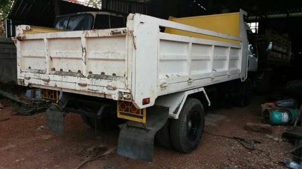 มิตซู แคนเตอร์FE649 ดั้ม หิน ทราย รถปี 48 มิตซู แคนเตอร์FE649 ดั้ม หิน ทราย รถปี 48