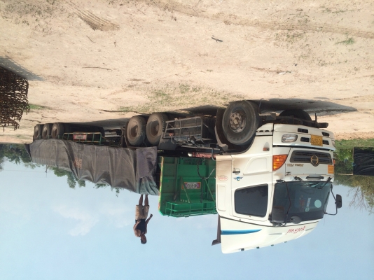 ขายด่วน  รถสิบล้อหัวลาก พร้อมหางพื้นเรียบสามเพลา   HINO  MEGA320  พร้อมใช้งาน เอกสารพร้อม