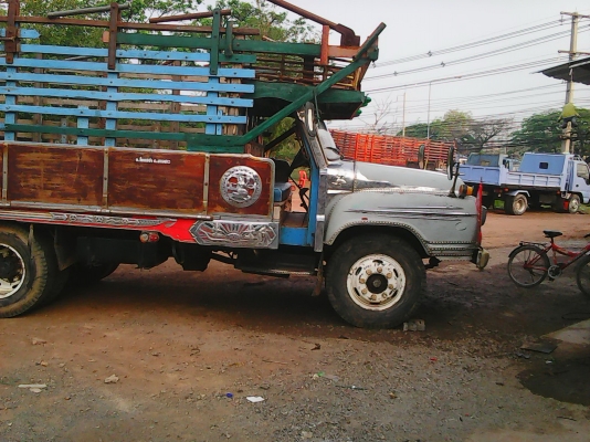 ขายสิบล้อหัวยาวเพลาเดียว อีซูสุ เพาเวอร์ เครื่อง EH-700-168 แรง เกียร์ร็อก สโลว์อินเตอร์ 4 สปีด เฟืองท้ายใหญ่ ขายสิบล้อหัวยาวเพลาเดียว อีซูสุ เพาเวอร์ เครื่อง EH-700-168 แรง เกียร์ร็อก สโลว์อินเตอร์ 4 สปีด เฟืองท้ายใหญ่