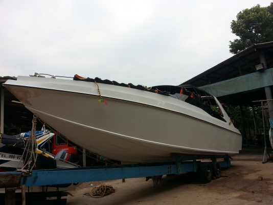 ขายเรือเร็ว 33 ฟุต เครื่องยามาฮ่า 200&times;2