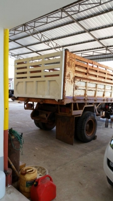 ขายรถบรรทุก 6 ล้อดัมพ์ ISUZU DECA 195 แรงม้าปี 2540 ราคา 750000