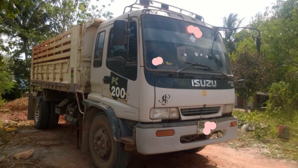 ขายรถบรรทุก 6 ล้อดัมพ์ ISUZU DECA 195 แรงม้าปี 2540 ราคา 750000